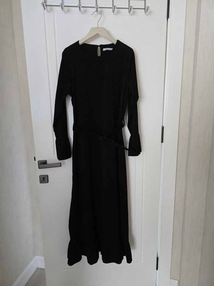 Siyah Kemerli Uzun Keten Elbise - Görsel 2