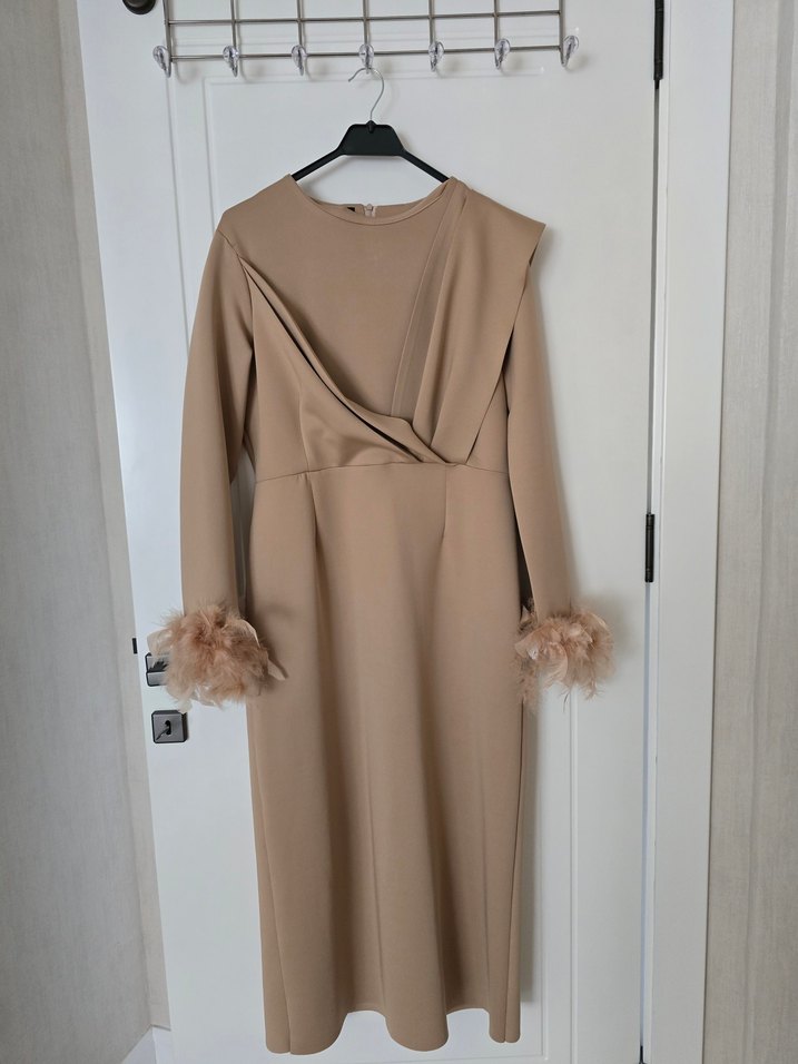 Krem tüylü elbise - Görsel 3