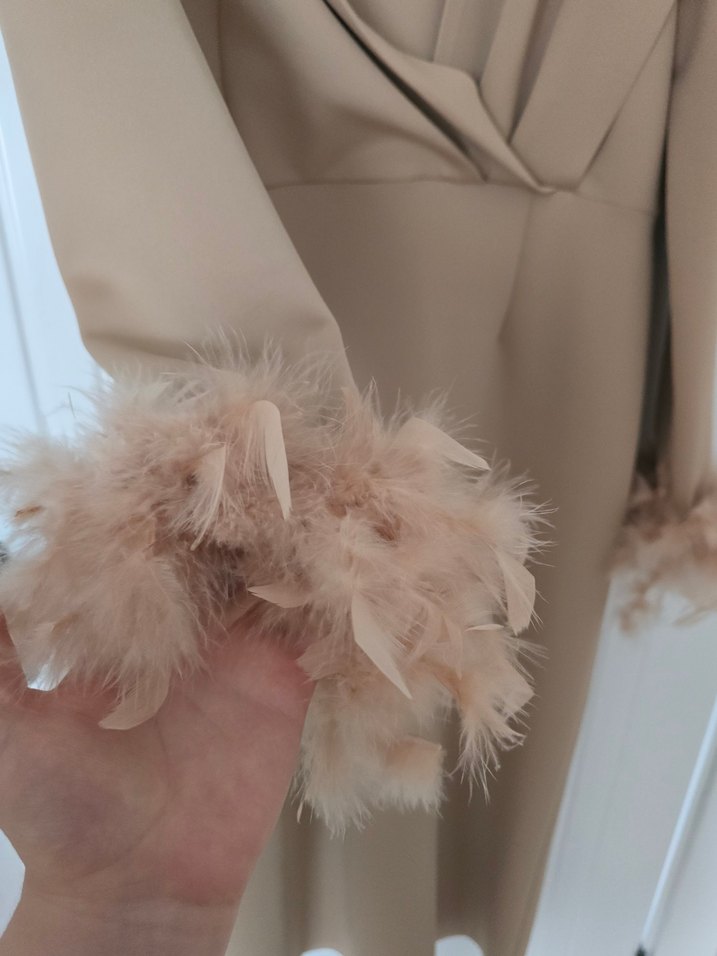 Krem tüylü elbise - Görsel 4