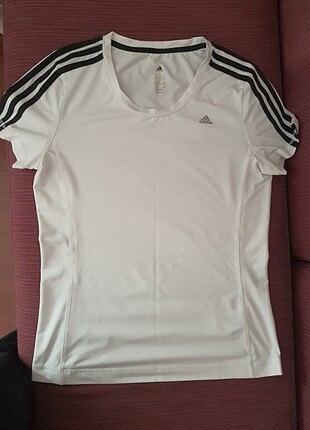 Adidas tshirt