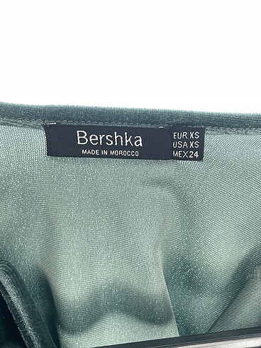 xs Beden yeşil Renk Bershka Askılı %70 İndirimli.