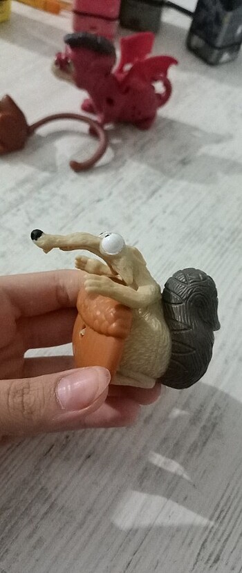 Beden Renk Buz devri figür oyuncağı