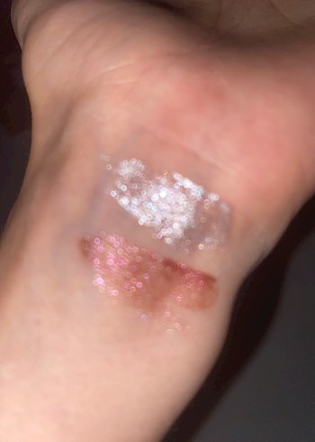 Maybelline Altın Parlak Sıvı Göz Farı ve Aydınlatıcı