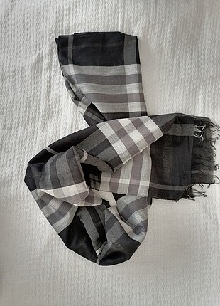 Burberry şal 
