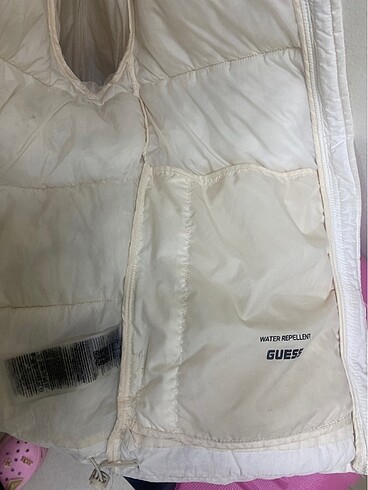 s Beden GUESS MONT
