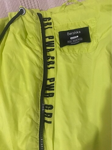 s Beden Bershka Yağmurluk