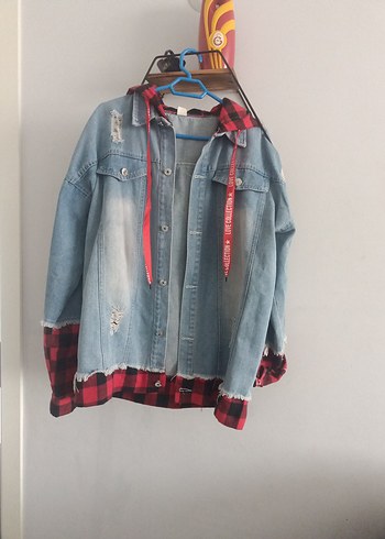 Renkli Baskılı Kadın Kot Ceket Pikachu Desenli - Görsel 4