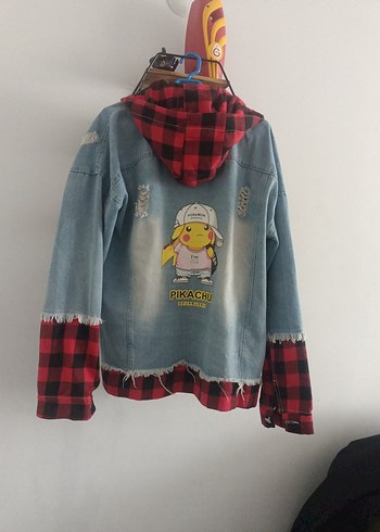 Renkli Baskılı Kadın Kot Ceket Pikachu Desenli - Görsel 2