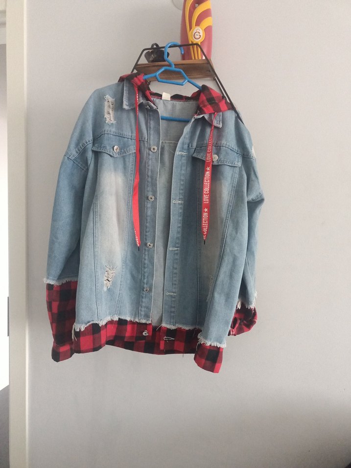 Renkli Baskılı Kadın Kot Ceket Pikachu Desenli - Görsel 4