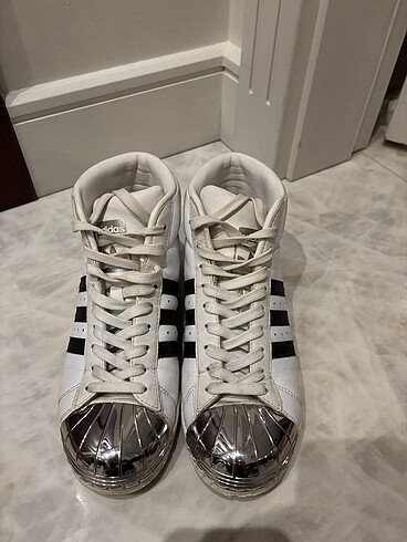 Metal Burun Boyunlu Adidas Superstar