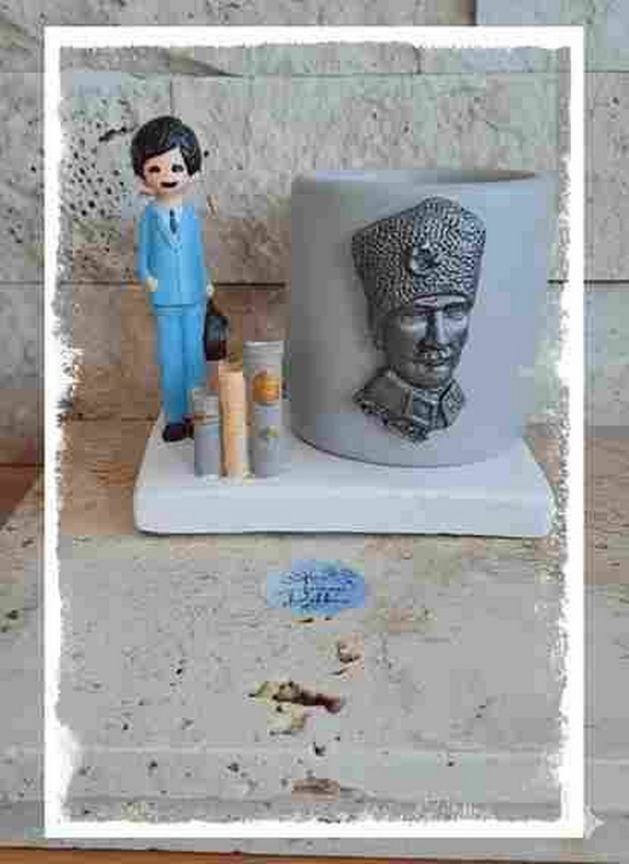 Erkek Öğretmen kalemlik - Görsel 3