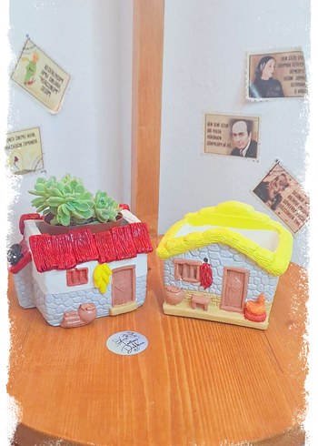 Kırmızı Köy Evi Şeklinde Mumluk ve Saksı - Görsel 2