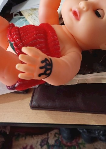 Kırmızı Elbiseli konuşan Bebek - Görsel 6