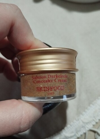 Skinfood Kore Ürünü Kapatıcı (Concealer) 01 