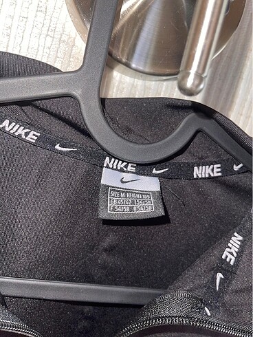 m Beden Nike fermuarlı bluz
