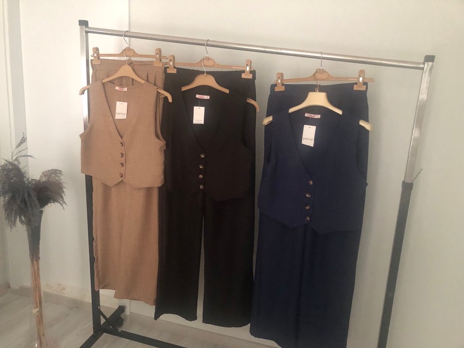 Kolsuz Yüksek Yaka Kadın Yelek - Görsel 3