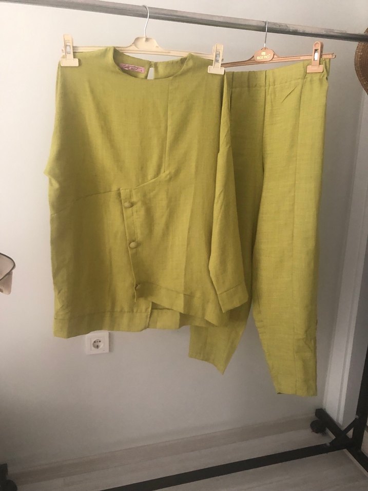 Düğmeli Kısa Kesim Keten Kadın Takım - Görsel 4