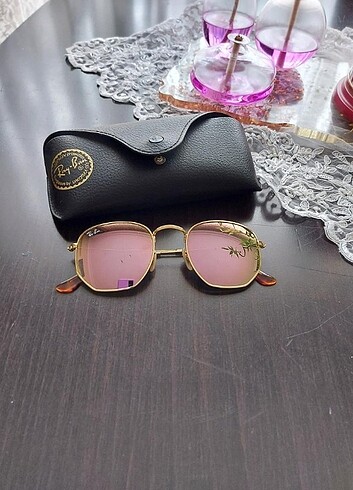 Rayban güneş gözlüğü pembe camli orjinal 