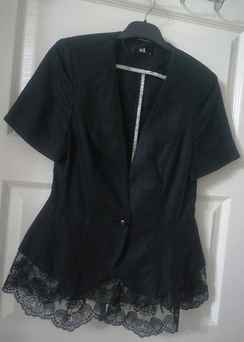 Dantel Detaylı Siyah Kısa Kollu blazer. - Görsel 3