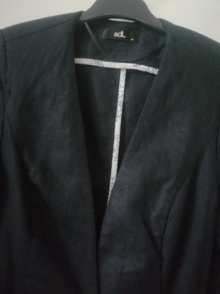 Dantel Detaylı Siyah Kısa Kollu blazer. - Görsel 2