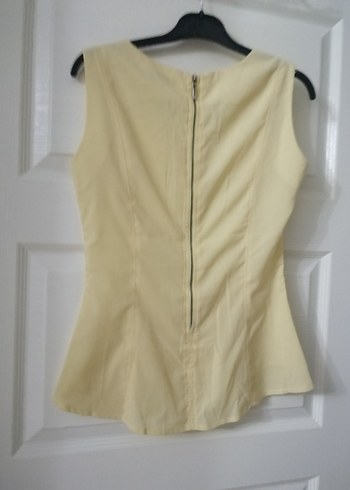 Sarı Piliseli Kolsuz V Yakalı Kadın Bluz - Görsel 3