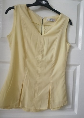 Sarı Piliseli Kolsuz V Yakalı Kadın Bluz - Görsel 2