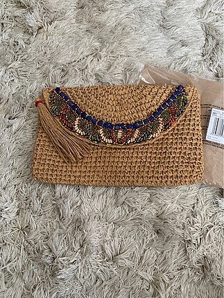 Mango Hasır Clutch Çanta. 1 Kez Kullanıldı. Boyutları 32X20 Cm. Mango  Clutch / Portföy %20 İndirimli - Gardrops