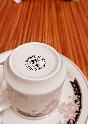 Madame Coco Çiçek Desenli Beyaz Kahve Fincanı ve Tabağı