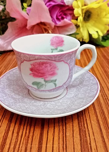 H&M Home Pembe Çiçek Desenli Pastel Fincan ve Tabağı