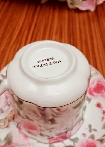 Kütahya Porselen Pembe Gül Desenli Porselen Fincan ve Tabak