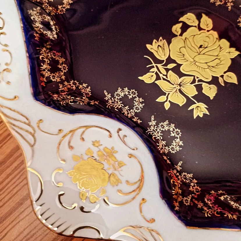 Altın Çiçek Desenli Koyu Renkli Servis Tabağı - Görsel 3