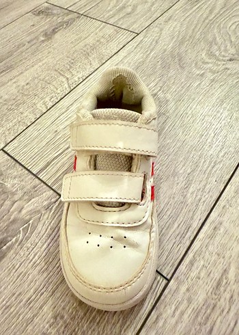 25 Beden beyaz Renk Adidas Kız Çocuk Beyaz Sneaker Velcro