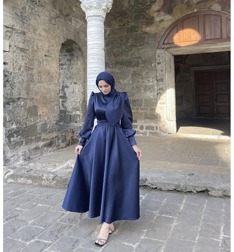 Lacivert saten elbise - Görsel 3