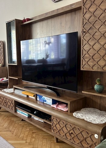  Beden Ahşap işlemeli tv ünitesi