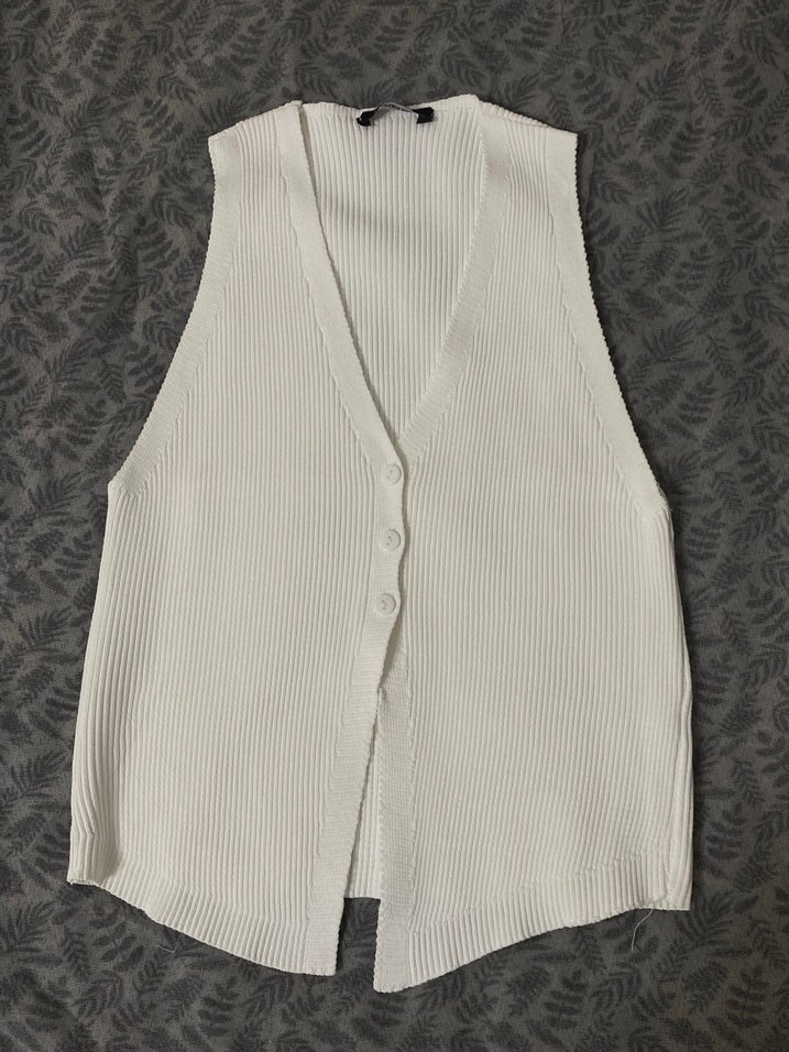 Düğmeli Beyaz V Yaka Triko Kadın Yelek - Görsel 2