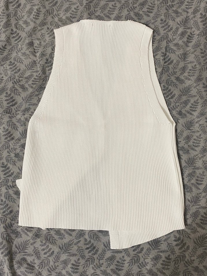 Düğmeli Beyaz V Yaka Triko Kadın Yelek - Görsel 3