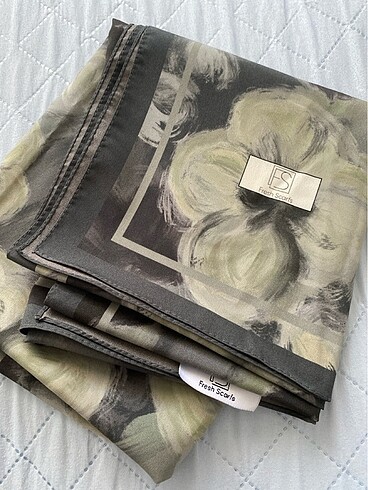 Diğer Freshscarfs desenli şal