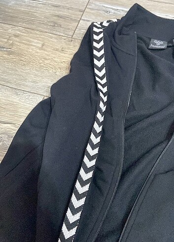 Hummel Eşofman üstü 