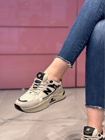 New Balance Yeni etiketli 40 numara bayan spor ayakkabı