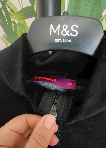 Kadın Siyah Kısa Kadife Spor Ceket - Görsel 4