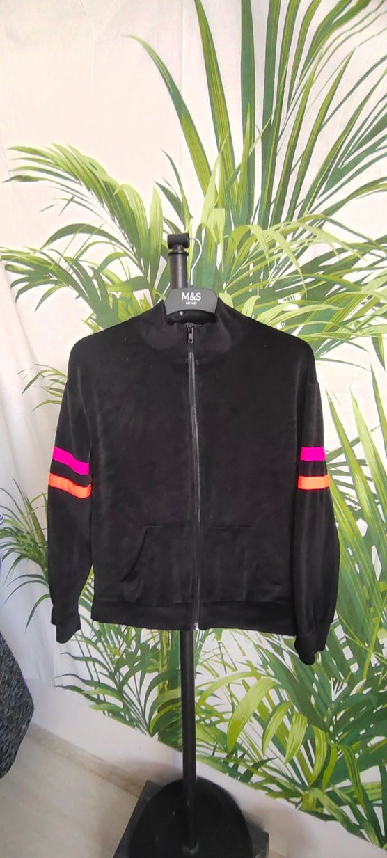 Kadın Siyah Kısa Kadife Spor Ceket - Görsel 2