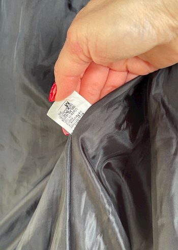 Kürk Detaylı Kısa Kapüşonlu Kadın Kışlık Mont - Görsel 4