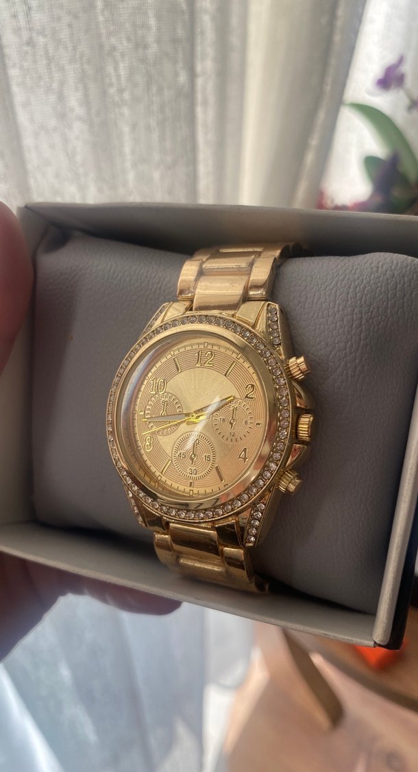 Parlak Altın Renkli Kadın Kol Saati - Görsel 2