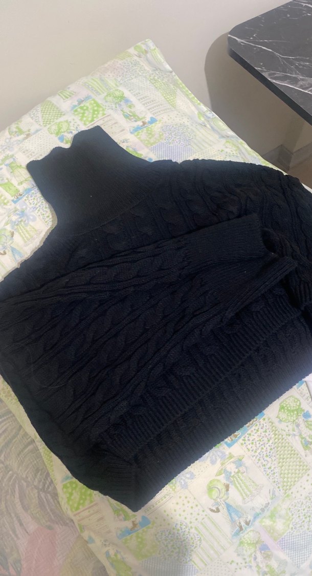 Siyah Boğazlı Örgü Kadın Crop Kazak - Görsel 2