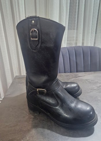 Kemer Detaylı Siyah Deri Biker Bot - Görsel 3