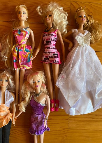 Barbie oyuncak bebek ve elbiseleri - Görsel 3