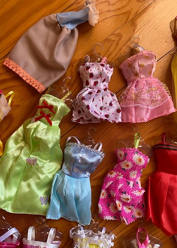 Barbie oyuncak bebek ve elbiseleri - Görsel 13