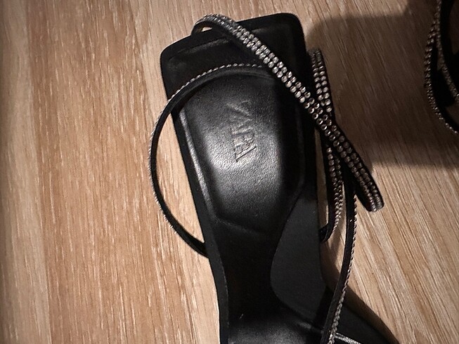 38 Beden Zara taşlı topuklu