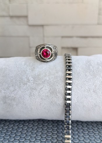 Yakut Taşlı Gümüş Yüzük ve Hematit Bilek