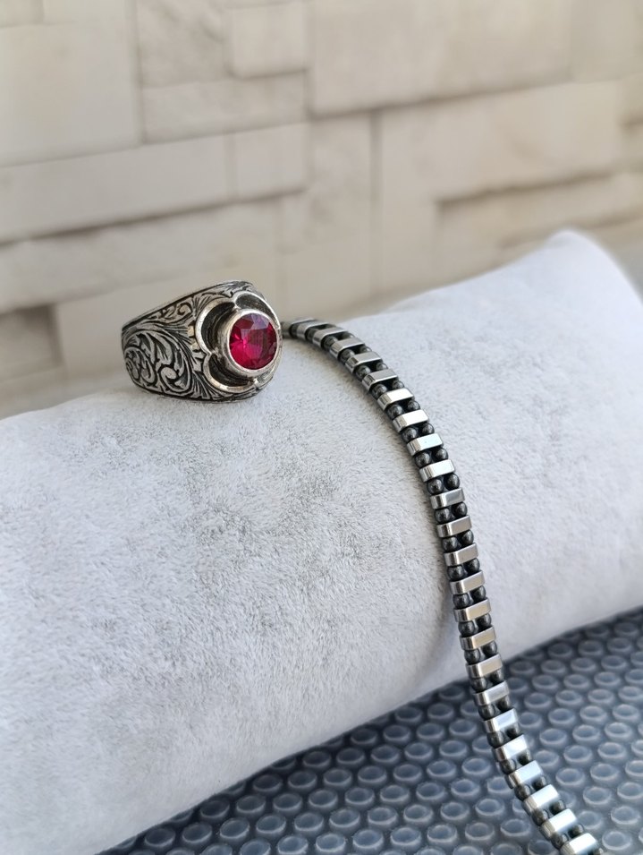 Yakut Taşlı Gümüş Yüzük ve Hematit Bilek - Görsel 3
